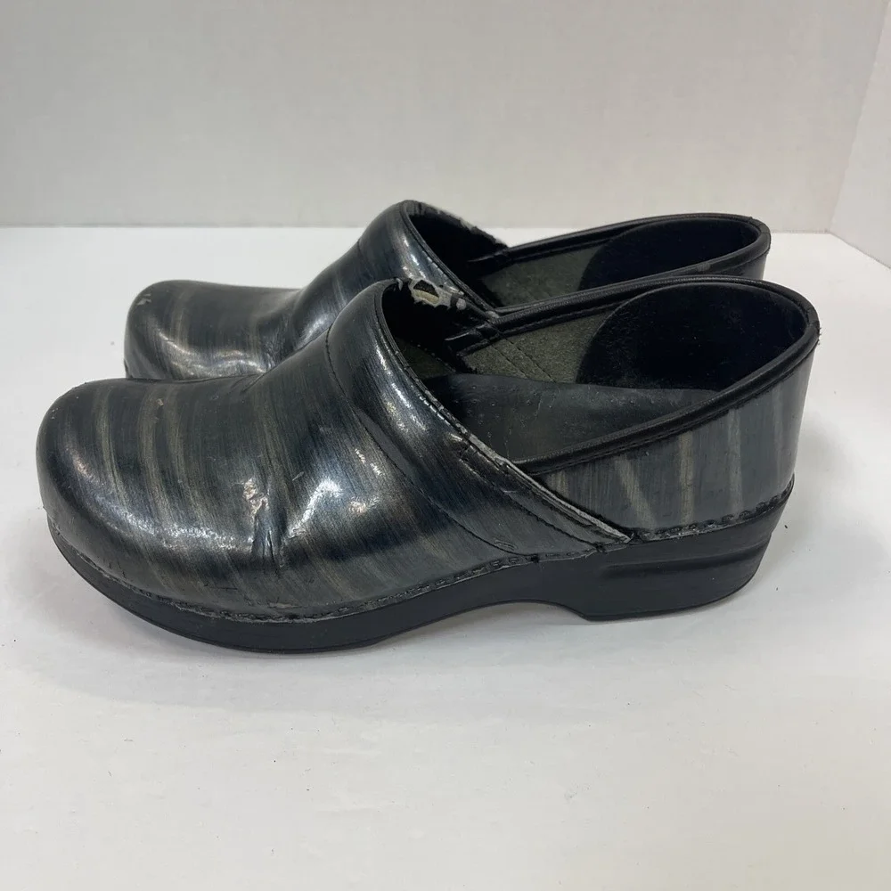 Dansko Clogs 38 - Picture 1 of 8